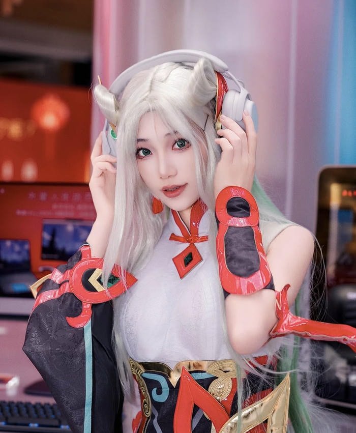 Hình ảnh irelia cosplayddeo tai nghe