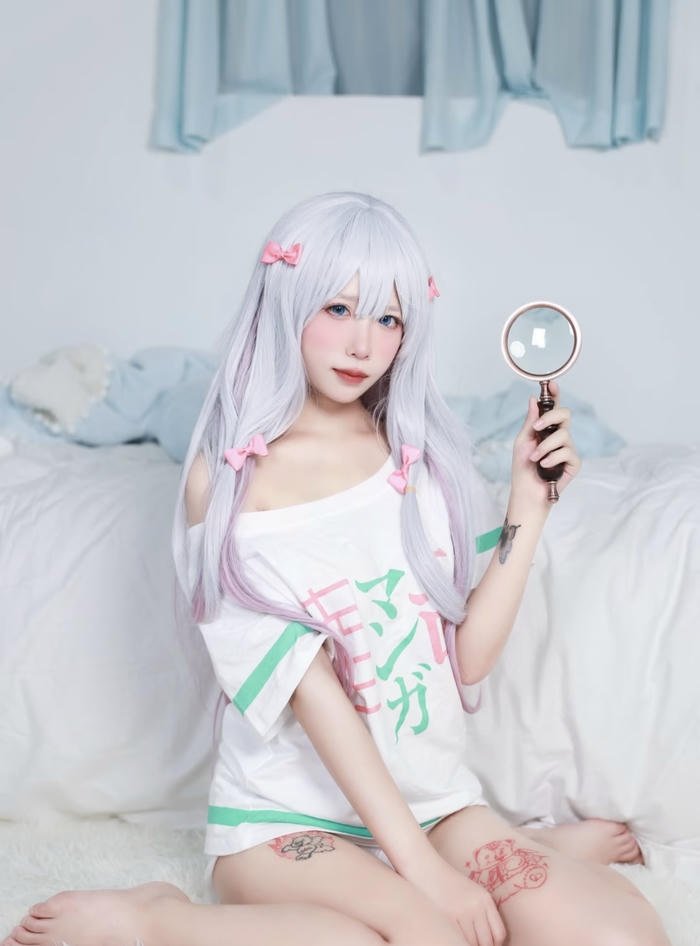 Hình ảnh sagiri cosplay dáng ngồi xinh