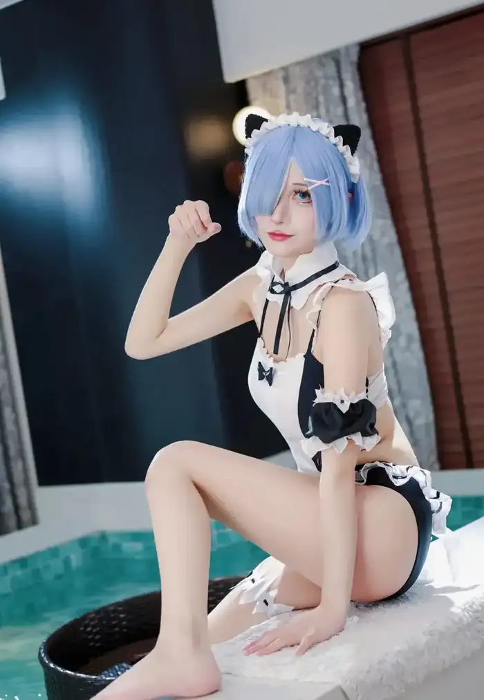 ảnh gái xinh mặc bikini cosplay
