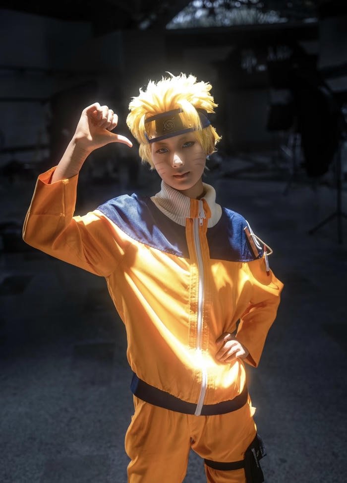 bức ảnh cosplay naruto dáng người linh hoạt