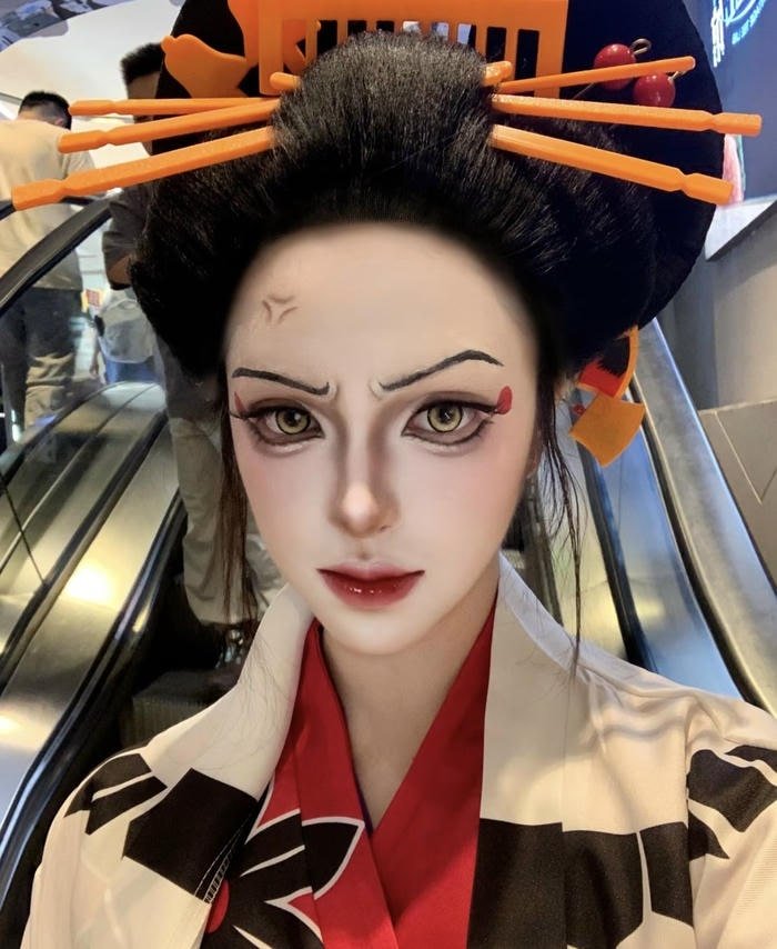 daki cosplay nét mặt trực diện