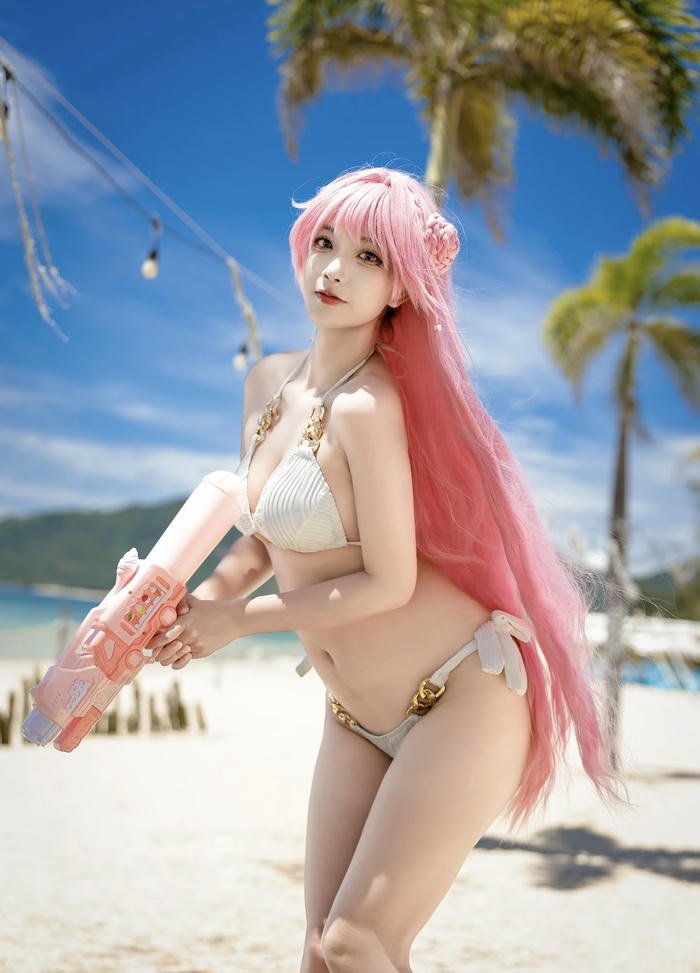 gái cosplay bikini phong cách tự do