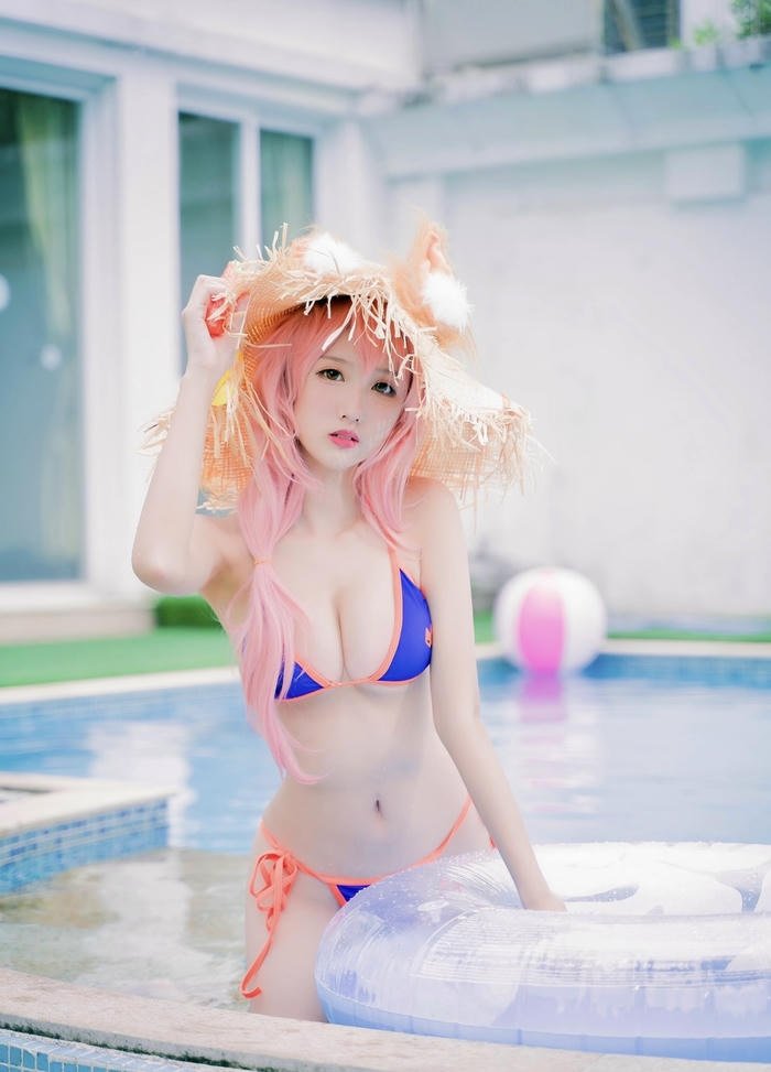 gái mặc bikini cosplay đơn giản