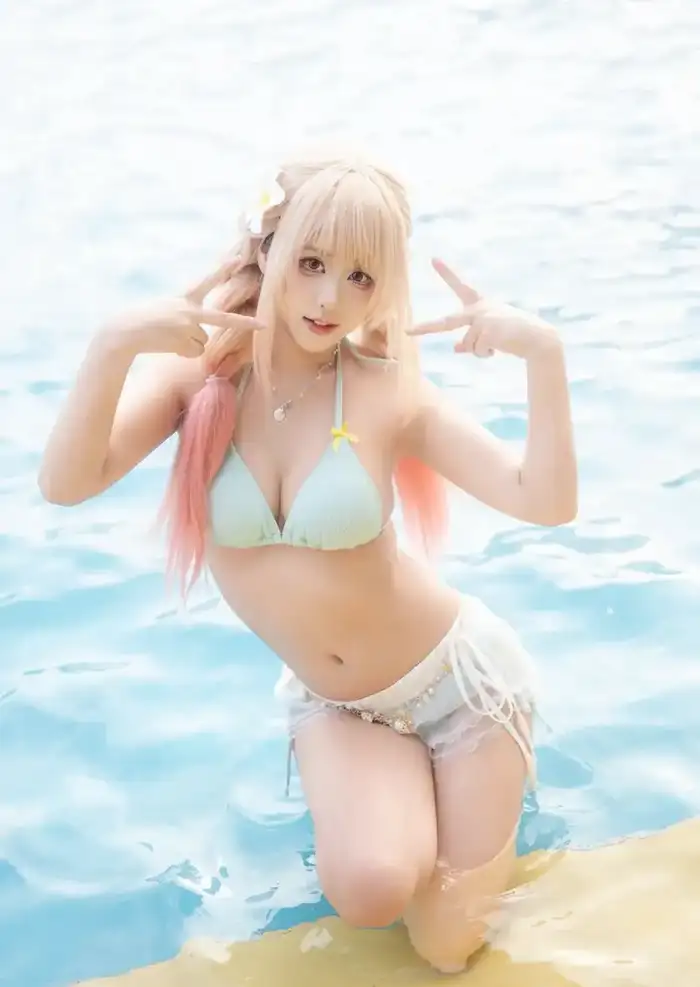 gái xinh mặc bikini cosplay hấp dẫn