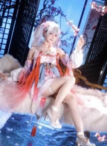 hình gái cosplay phong cách trung ánh mắt hiền
