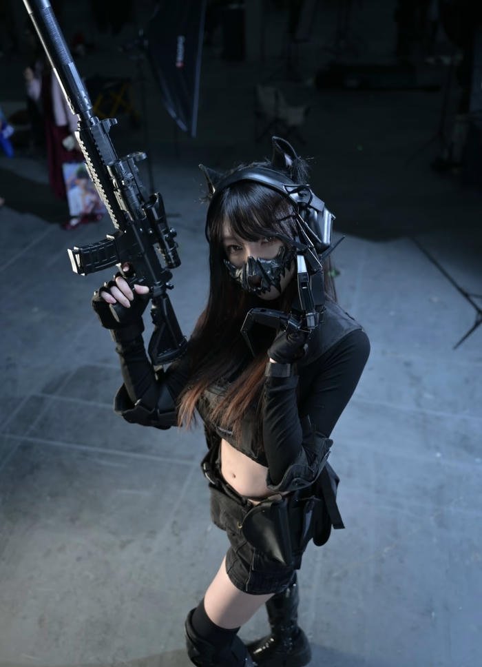 hình gái cosplay phong cách trung dáng đứng uyển chuyển