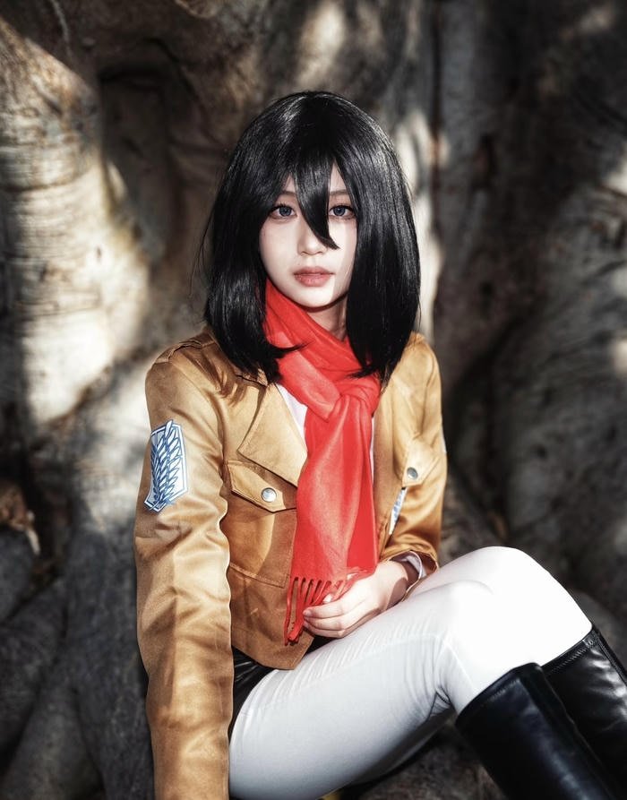 hình misaka cosplay ngồi ung dung
