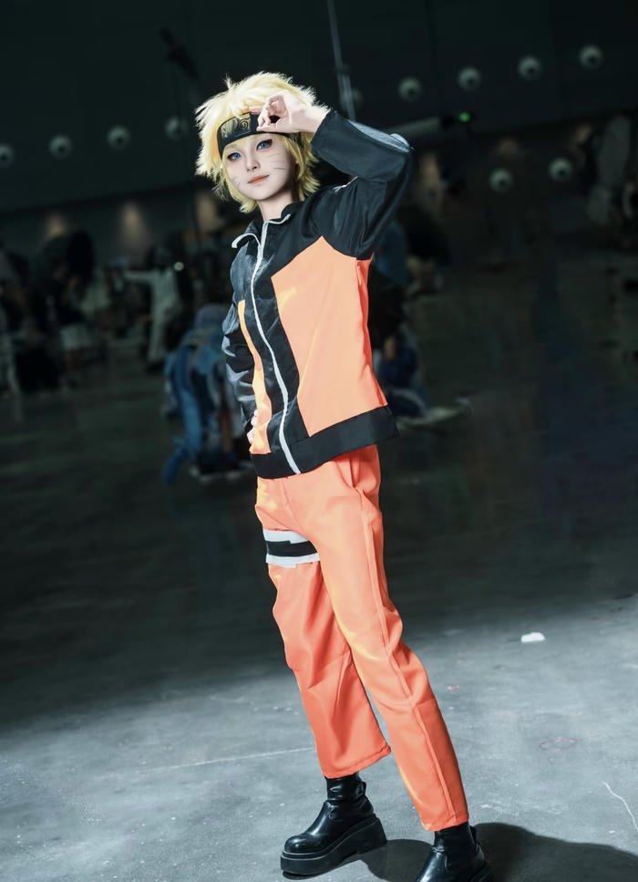 hình naruto cosplay dáng đứng dứt khoát