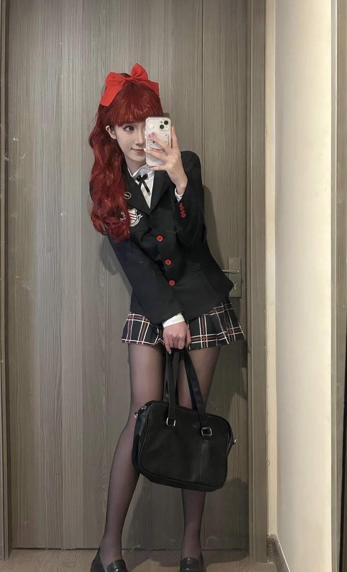 hình nữ sinh cosplay biểu cảm dễ thương