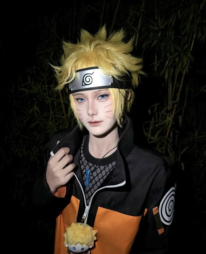 naruto cosplay chụp trong bóng tối
