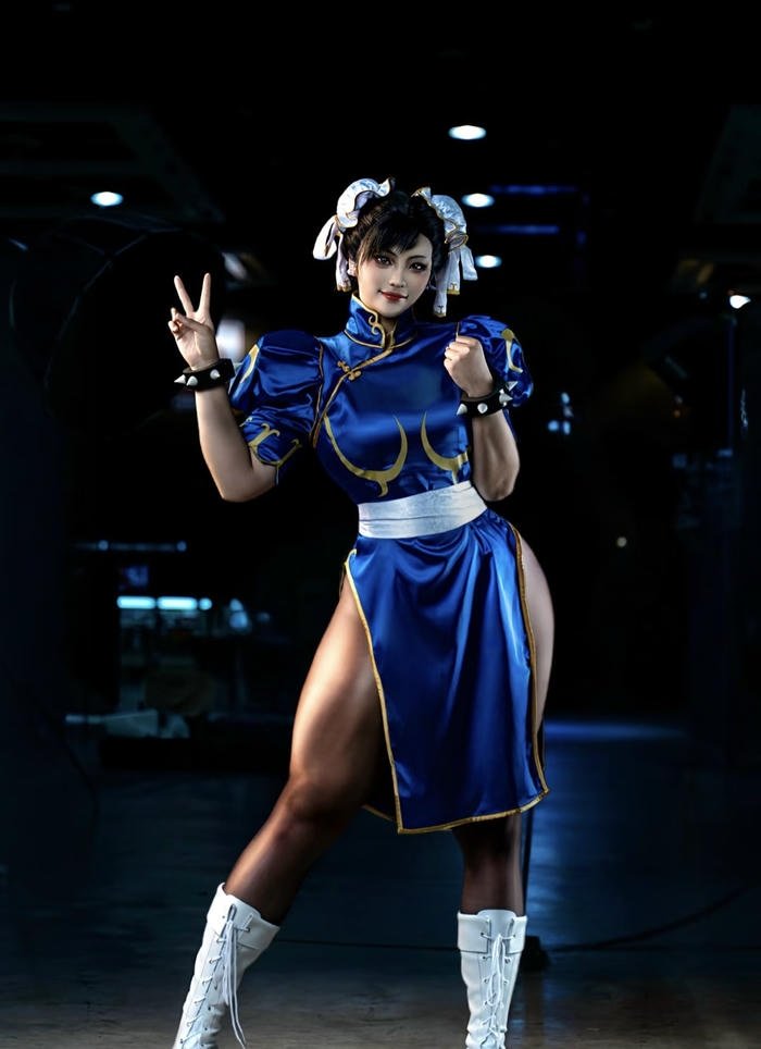 Ảnh cosplay chun li gương mặt lạnh lùng