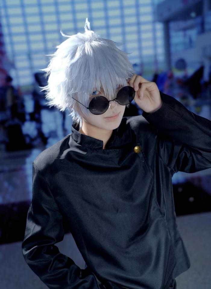 Ảnh cosplay gojo thần sắc tự tin