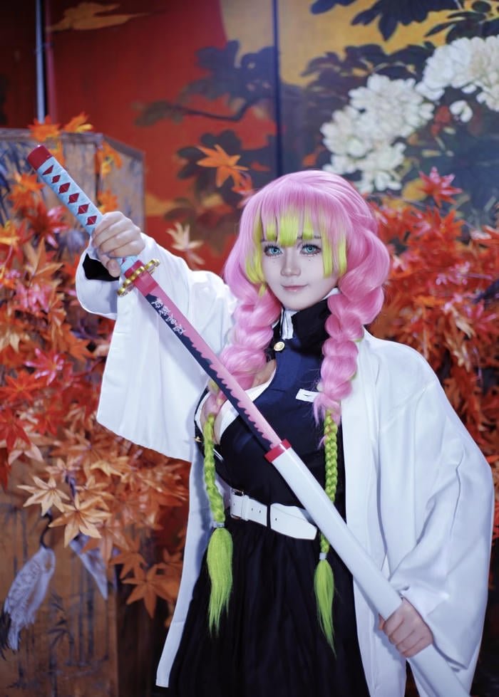 Ảnh cosplay luyến trụ nụ cười tươi sáng