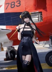 Ảnh cosplay nhân vật anime ánh mắt sắc