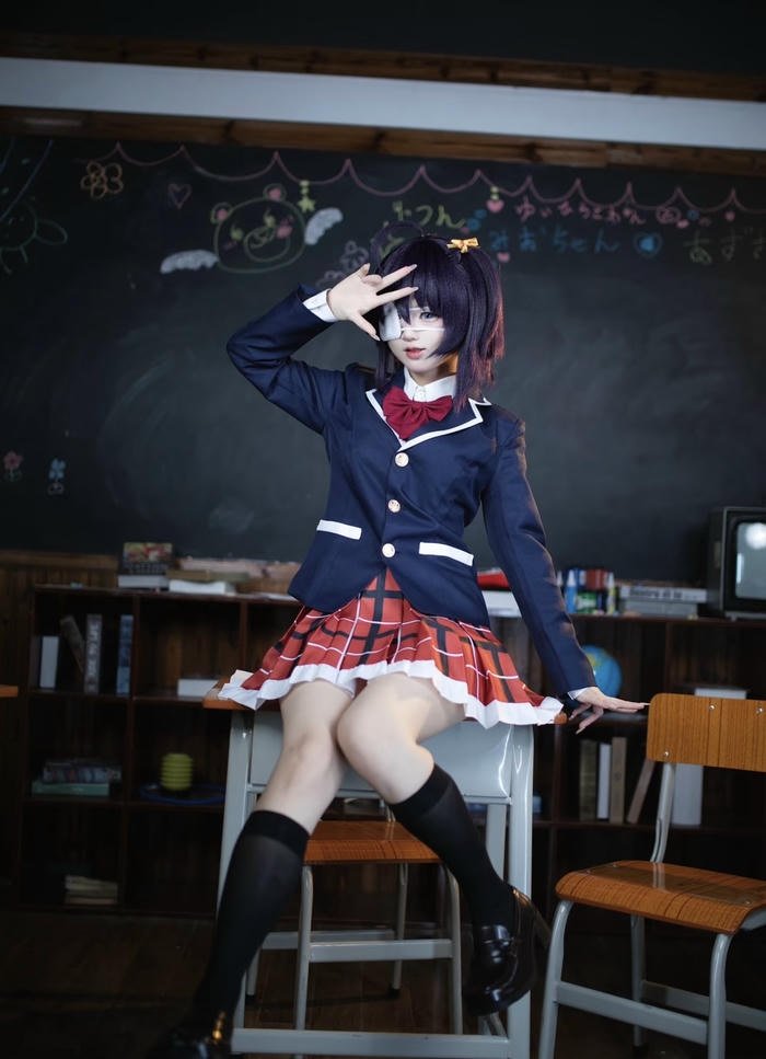 Ảnh cosplay rikka ánh mắt bí ẩn cuốn hút