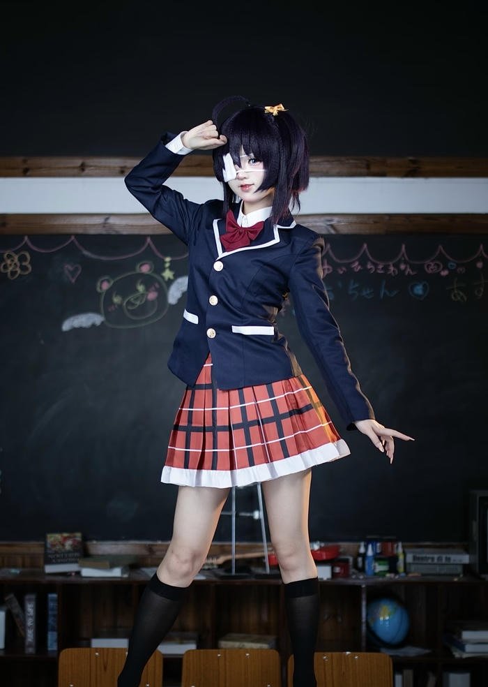 Ảnh cosplay rikka mái tóc buộc lệch đặc trưng