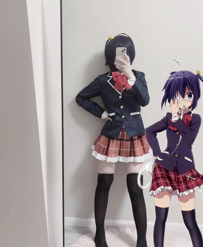 Ảnh cosplay rikka trang phục học sinh chuẩn nguyên tác