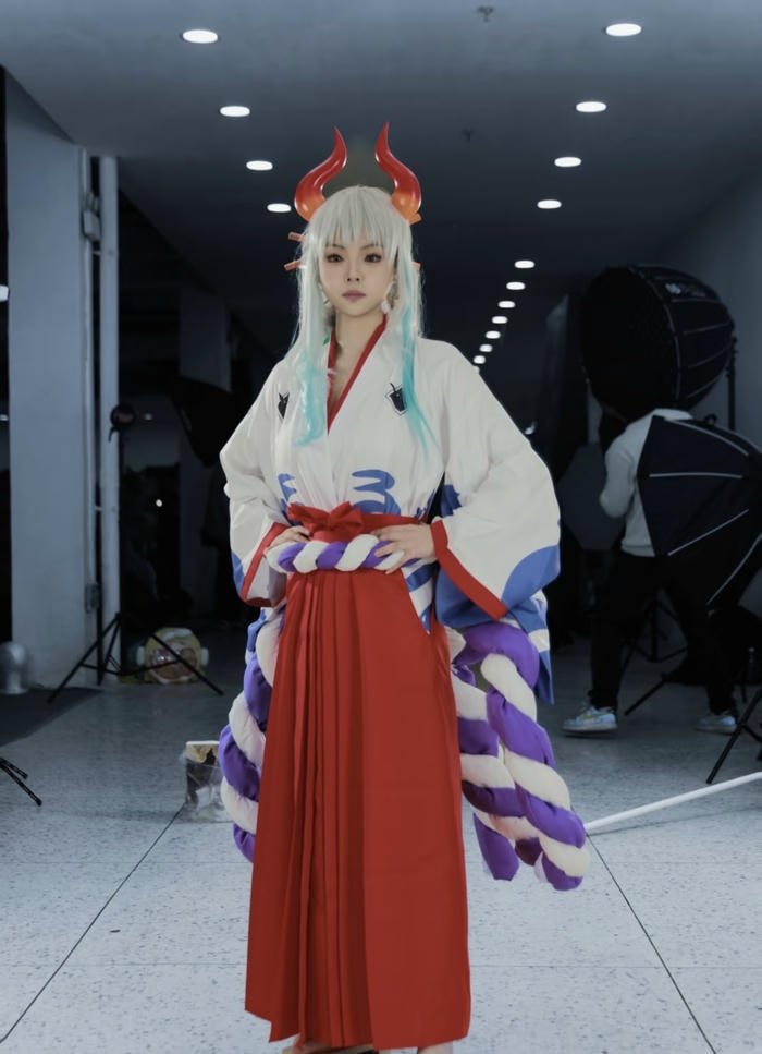 Ảnh cosplay yamato biểu cảm tự tin quyết đoán
