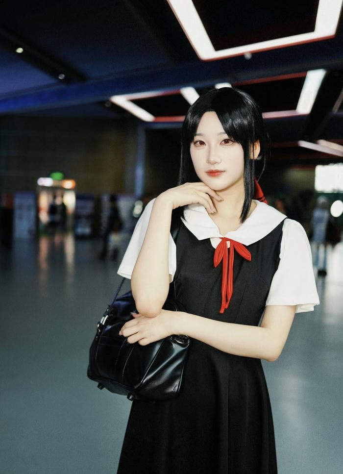 Ảnh kaguya cosplay tạo dáng dịu dàng thanh lịch