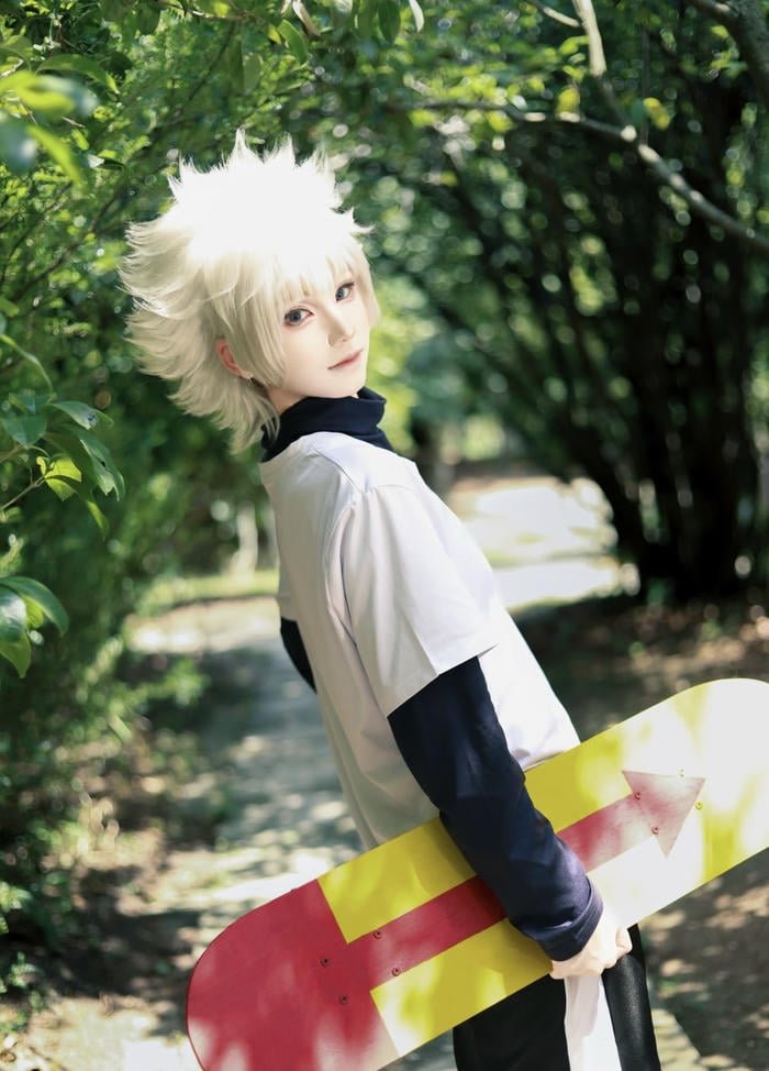Ảnh killua cosplay ánh mắt lạnh lùng đầy cá tính