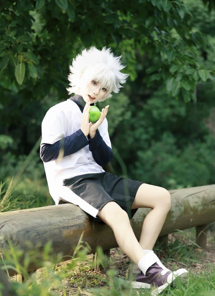 Ảnh killua cosplay mái tóc trắng dựng tự nhiên