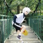Ảnh killua cosplay tạo dáng mạnh mẽ chuẩn nhân vật