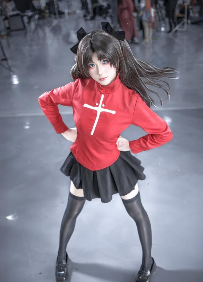Ảnh rin tohsaka cosplay tay chống hông