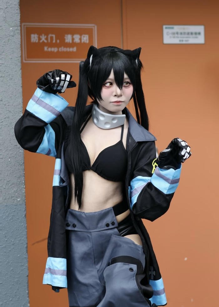 Ảnh tamaki kotatsu cosplay ánh mắt ngại ngùng