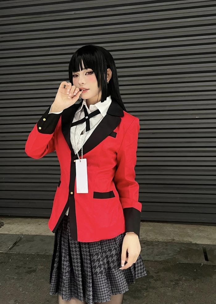 Ảnh yumeko cosplay ánh mắt điên cuồng cuốn hút