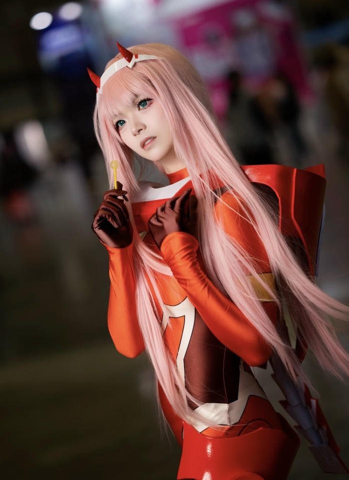 Ảnh zero two cosplay mái tóc hồng dài