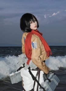 Attack on titan cosplay phong thái nghiêm túc jpg