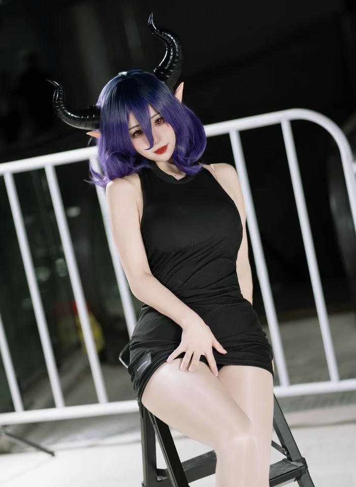 Bức ảnh ảnh cosplay vermeil biểu cảm kiêu kỳ