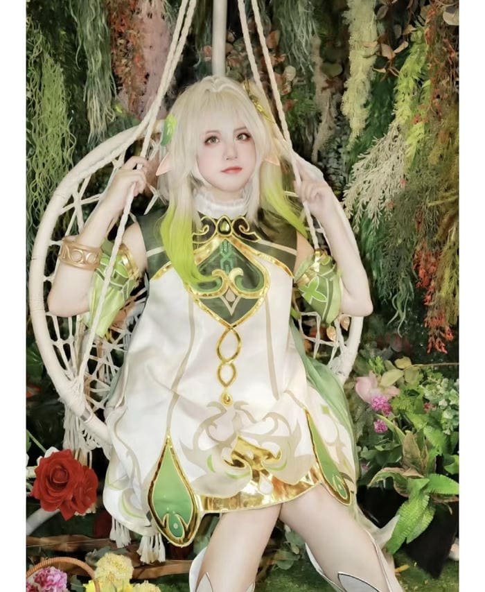 Bức ảnh ảnh nahida cosplay biểu cảm bình thản