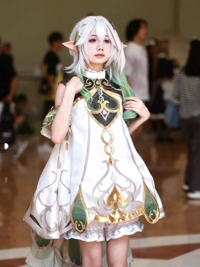 Bức ảnh ảnh nahida cosplay biểu cảm ngây thơ