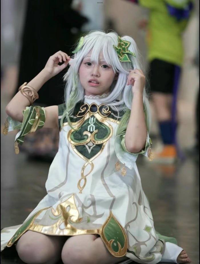 Bức ảnh ảnh nahida cosplay biểu cảm tinh nghịch