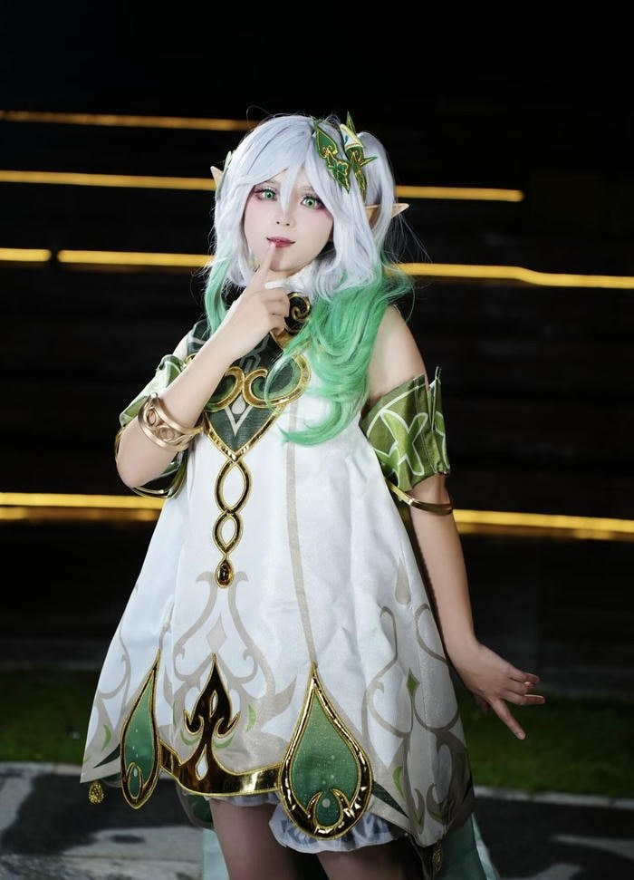 Bức ảnh ảnh nahida cosplay biểu cảm tự nhiên