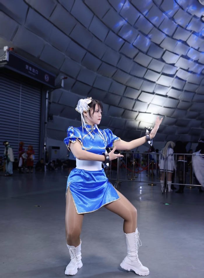 Bức ảnh cosplay chun li nét mặt lạnh lùng