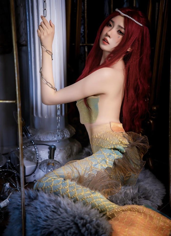 Bức ảnh cosplay nàng tiên cá biểu cảm mộng mơ