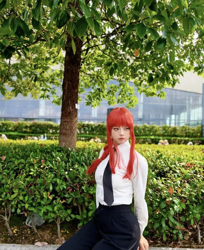 Bức ảnh cosplay nhân vật anime mái tóc đỏ