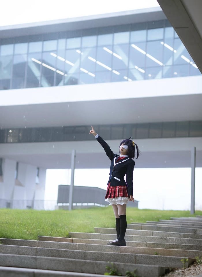 Bức ảnh cosplay rikka mái tóc buộc lệch nổi bật