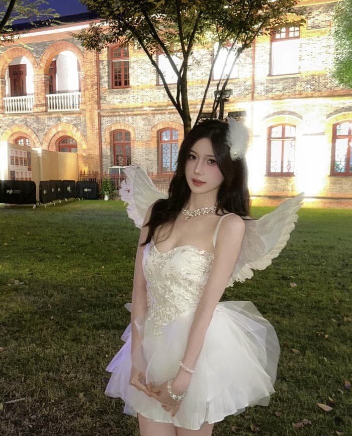 Bức ảnh cosplay thiên thần trang phục mềm mại