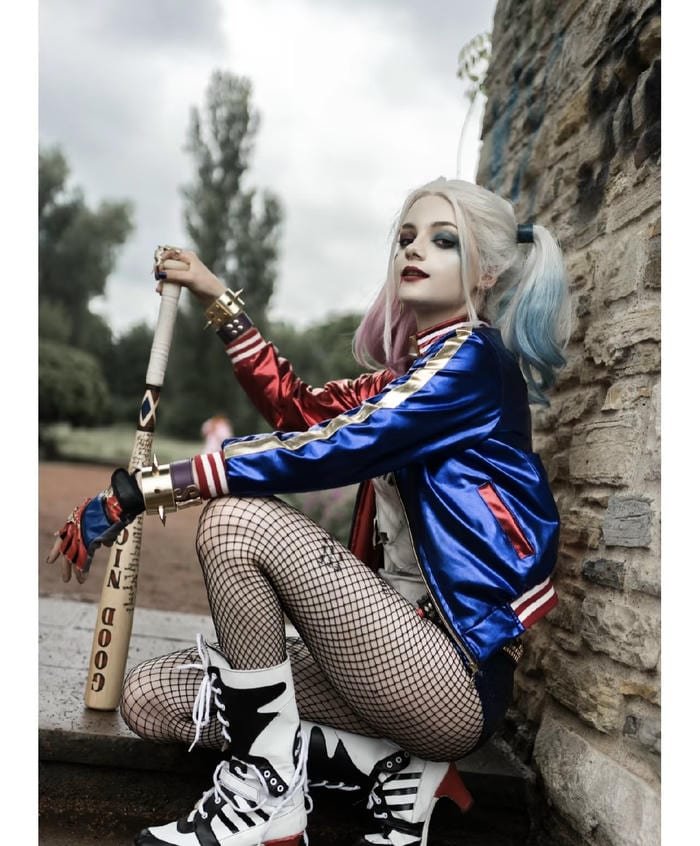 Bức ảnh harley quinn cosplay biểu cảm nổi loạn cá tính