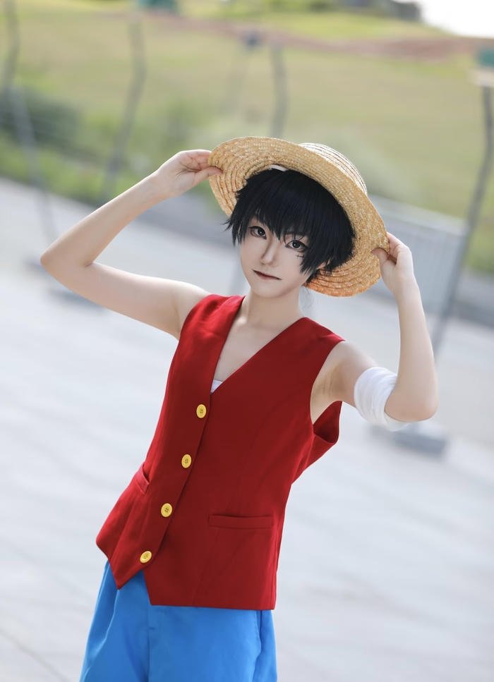 Bức ảnh luffy cosplay biểu cảm hào hứng