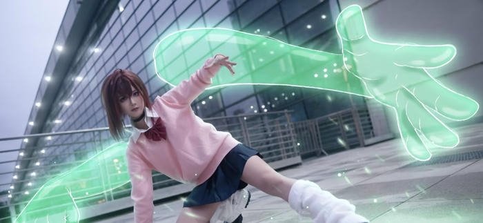 Bức ảnh momo coóplay xoạc chân