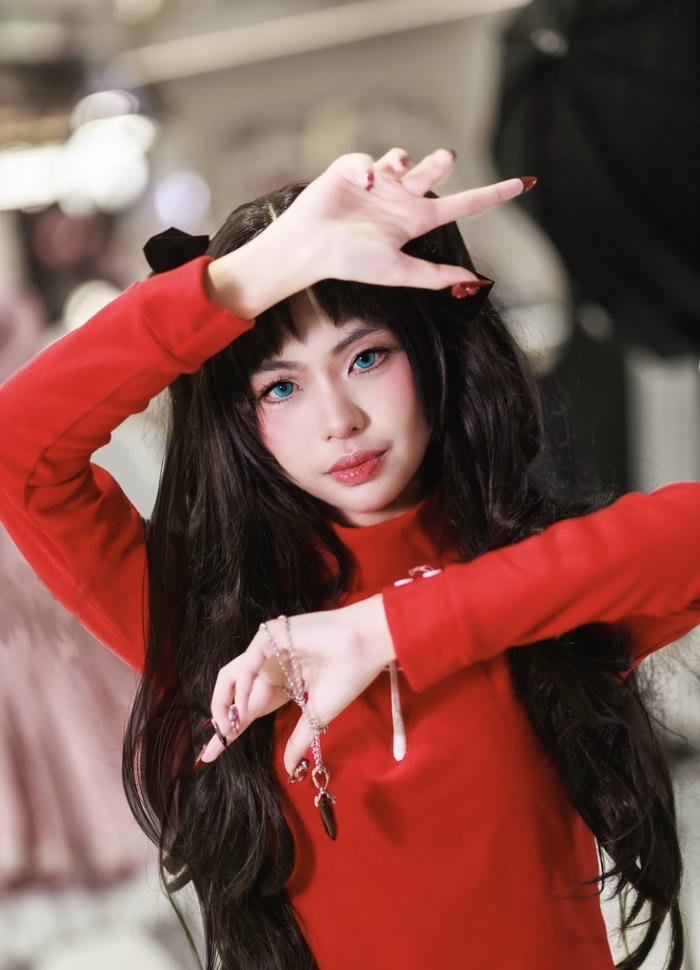 Bức ảnh rin tohsaka cosplay ánh mắt sâu