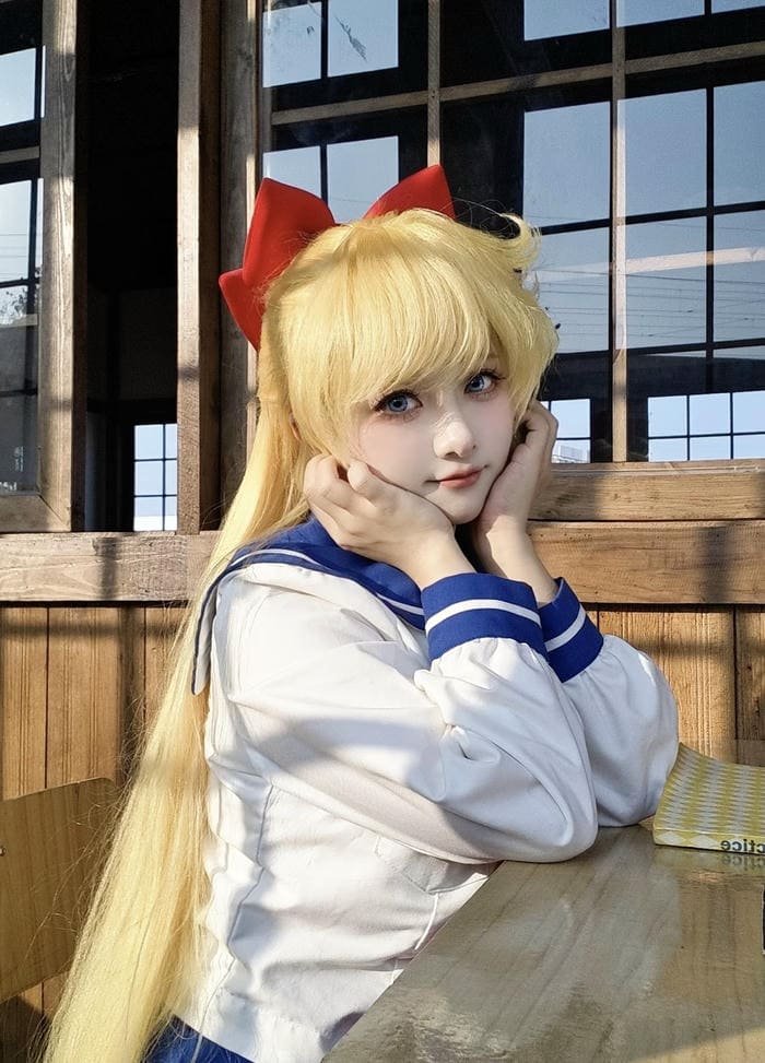 Bức ảnh sailor moon cosplay gương mặt sáng