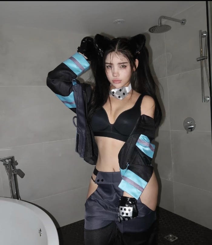 Bức ảnh tamaki kotatsu cosplay tạo dáng đáng yêu