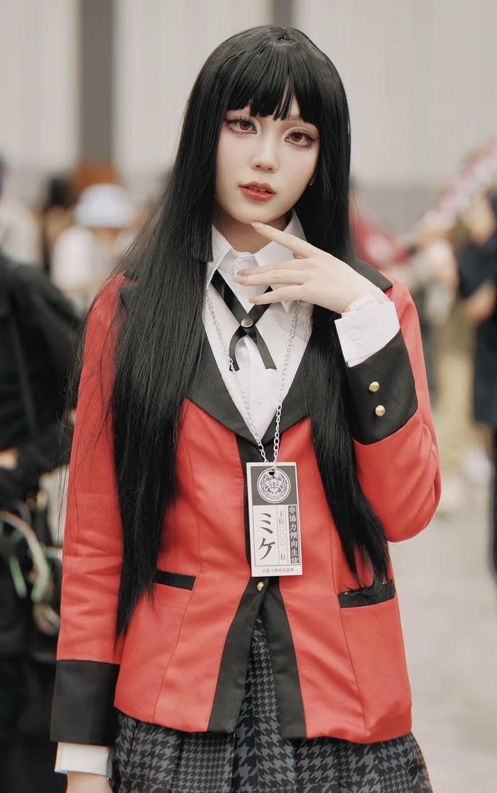 Bức ảnh yumeko cosplay biểu cảm điên dại