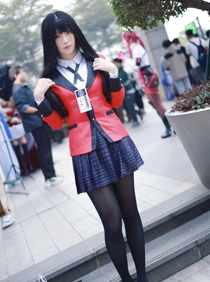Bức ảnh yumeko cosplay biểu cảm phấn khích