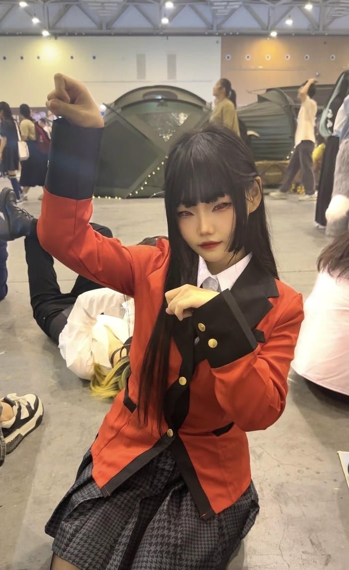 Bức ảnh yumeko cosplay nét mặt quyến rũ